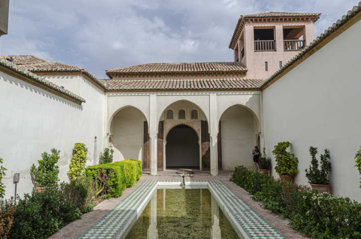 Málaga 110 - Alcazaba - palacio Nazari - patio de La Alberca.jpg